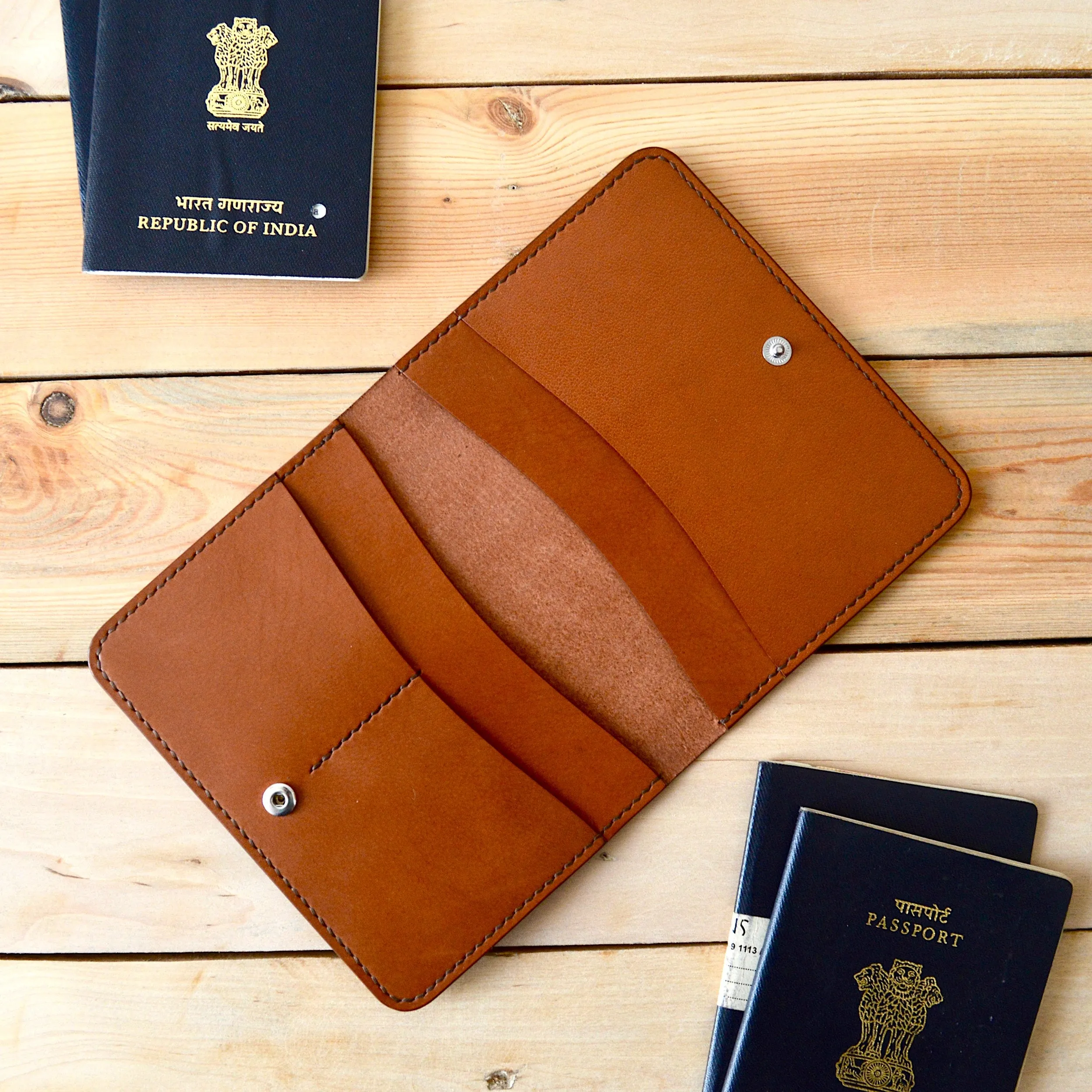 Large Passport Wallet - Chestnut