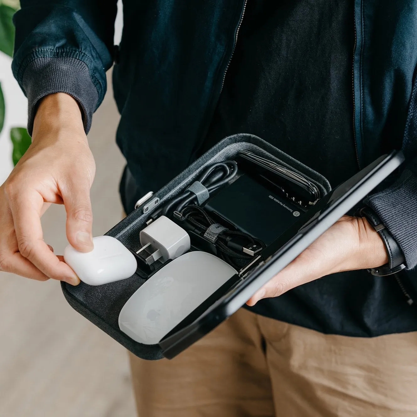 Orbitkey Nest V1 - Desk organiser   Wireless Charger