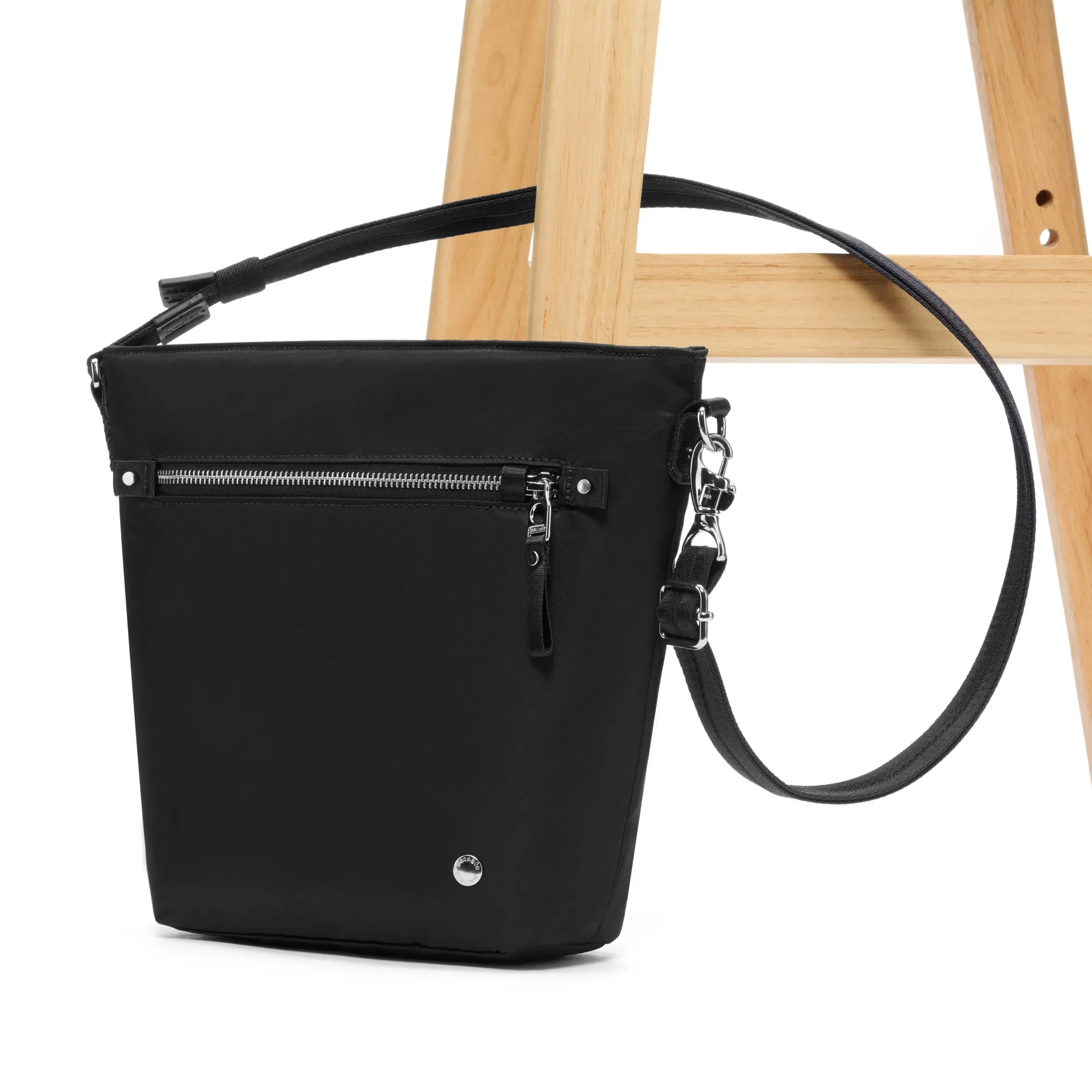 Pacsafe W crossbody Black